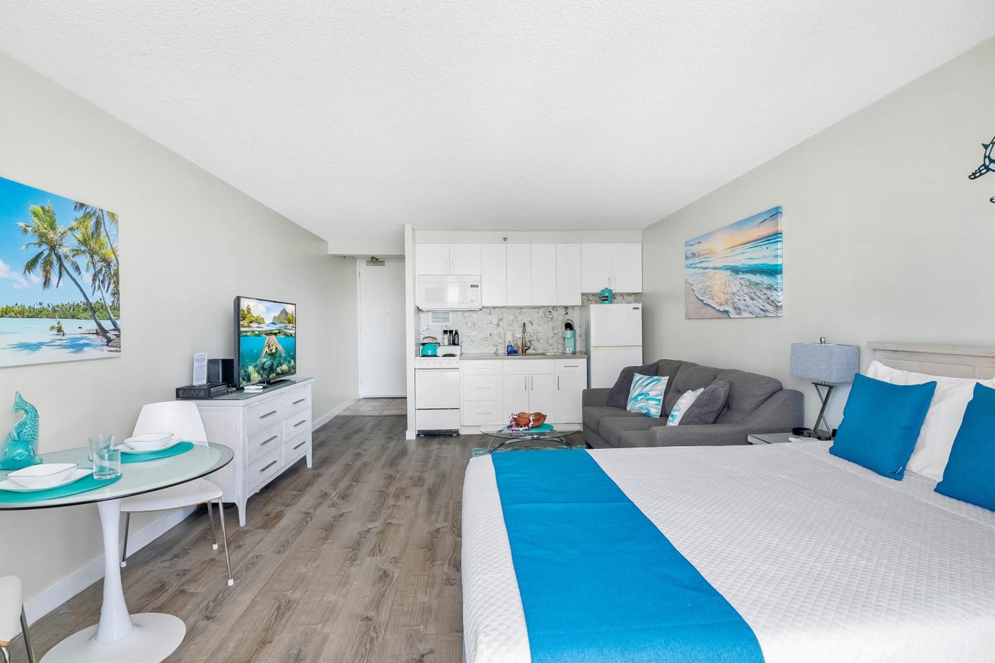 Waikiki Place Studios At The Marine Surf Waikiki Honolulu Bagian luar foto