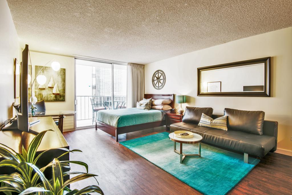 Waikiki Place Studios At The Marine Surf Waikiki Honolulu Bagian luar foto
