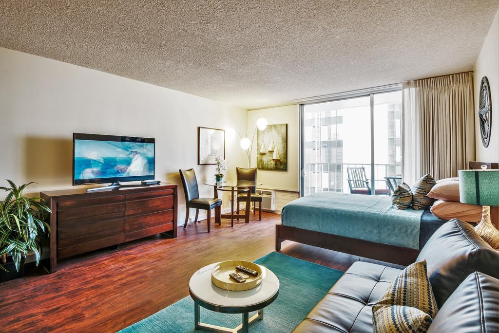 Waikiki Place Studios At The Marine Surf Waikiki Honolulu Bagian luar foto
