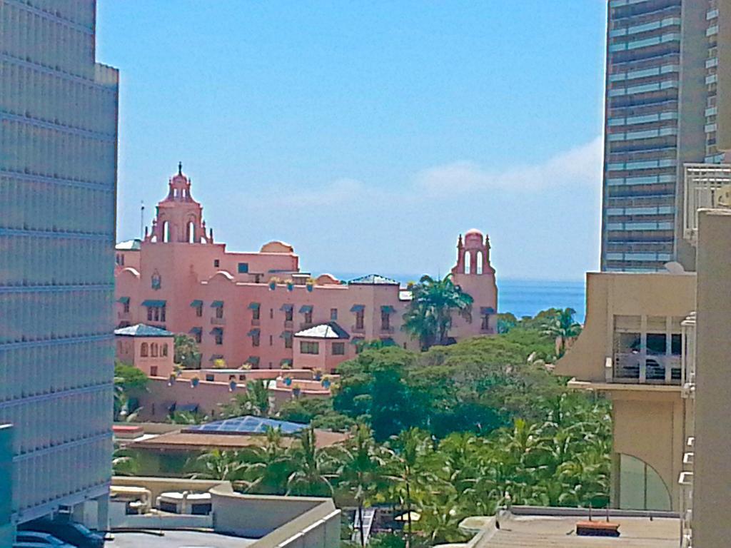 Waikiki Place Studios At The Marine Surf Waikiki Honolulu Bagian luar foto
